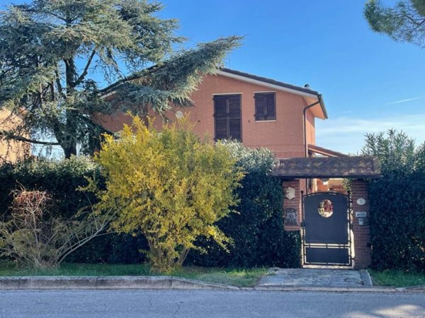 casa indipendente in vendita a Porto Recanati