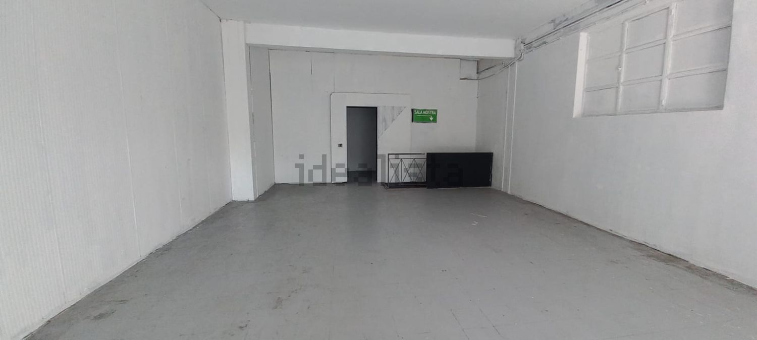 locale commerciale in vendita a Porto Recanati