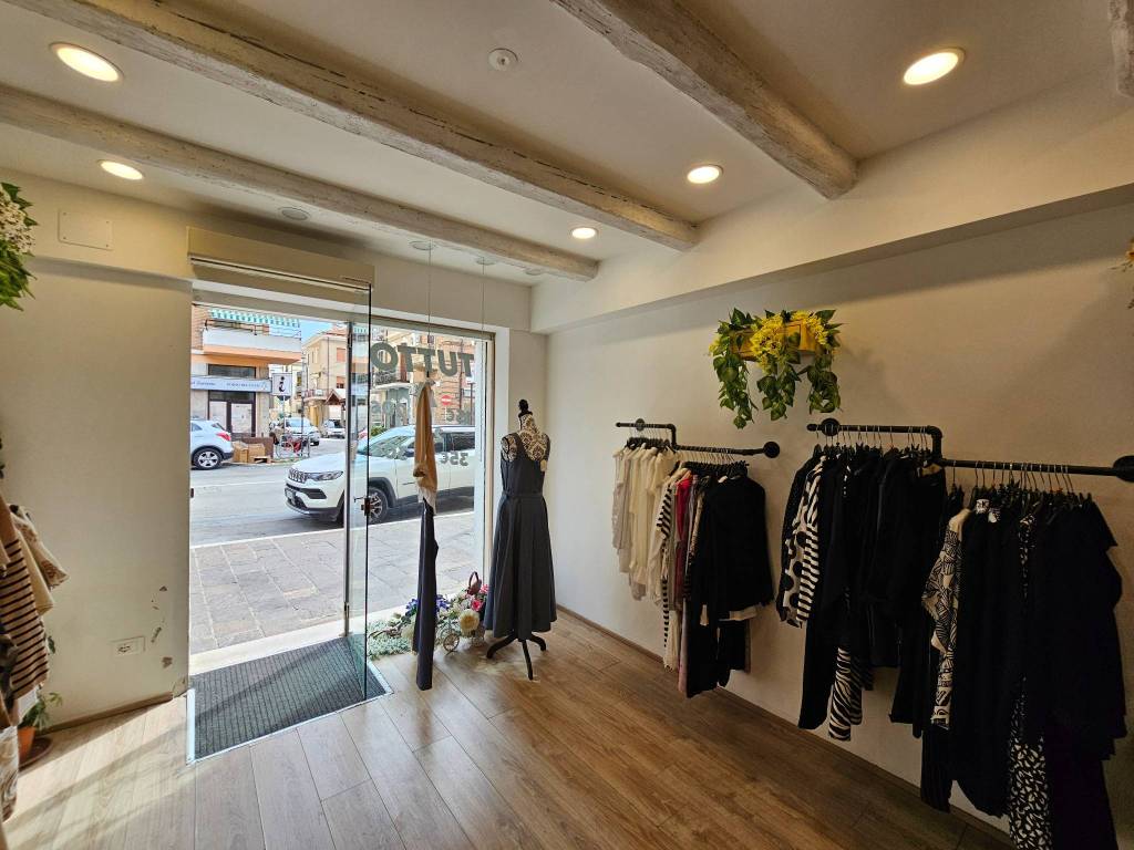 negozio in vendita a Porto Recanati