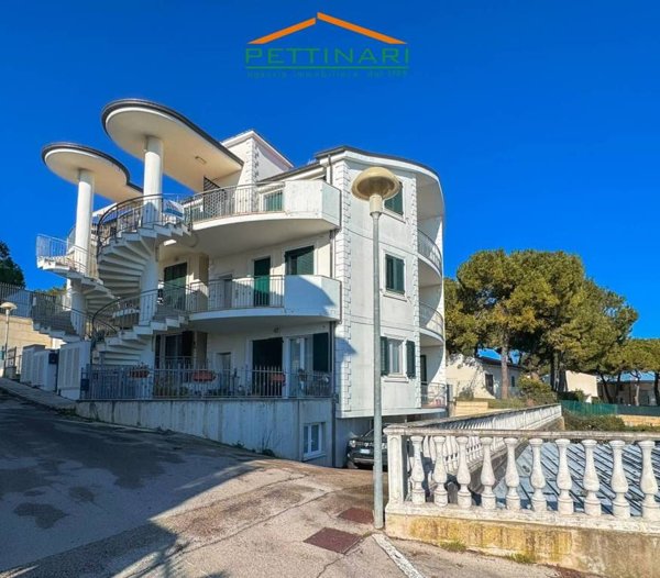 locale di sgombero in vendita a Porto Recanati