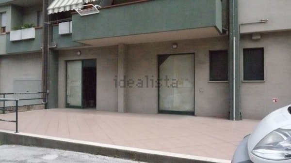 locale commerciale in vendita a Porto Recanati