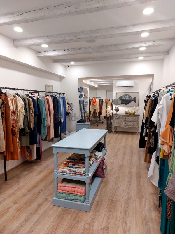 locale commerciale in vendita a Porto Recanati