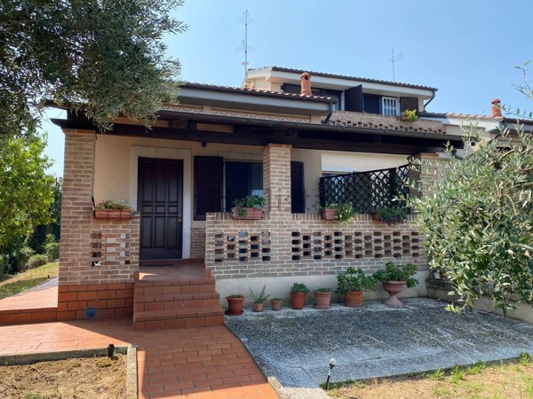 casa indipendente in vendita a Porto Recanati