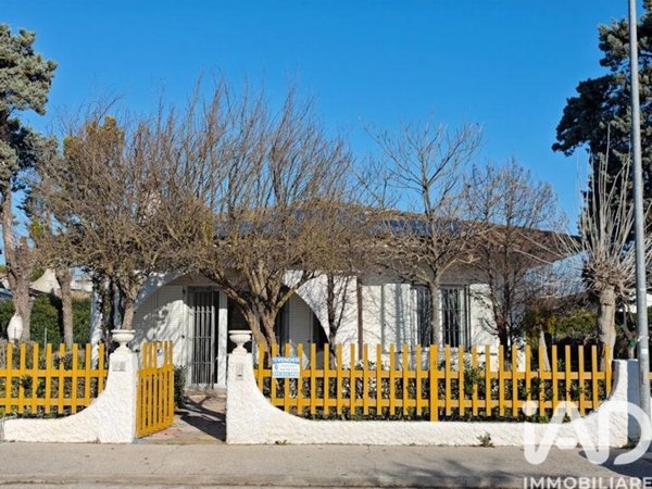 casa indipendente in vendita a Porto Recanati