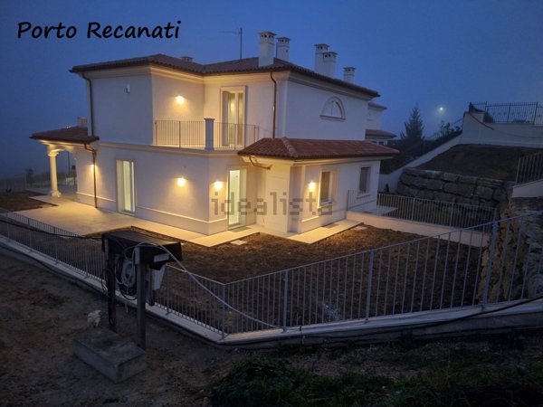 casa indipendente in vendita a Porto Recanati