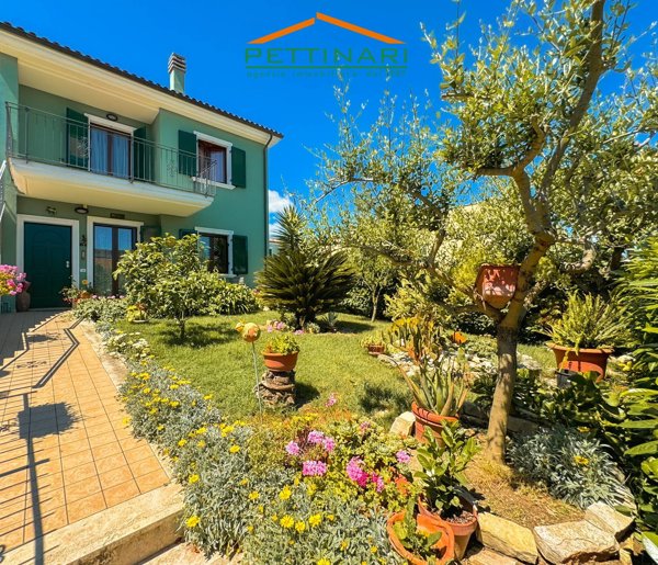 casa indipendente in vendita a Porto Recanati