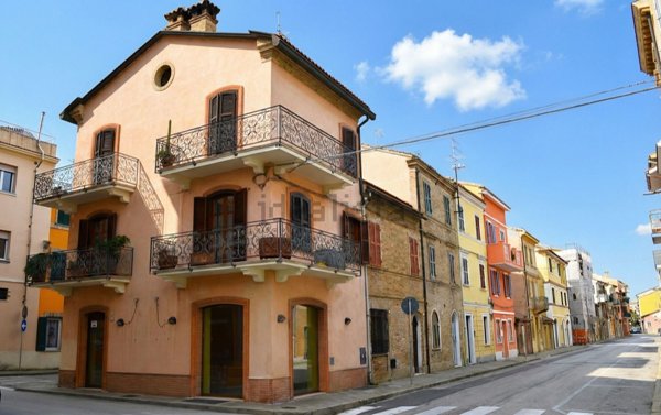 pentavano in vendita a Porto Recanati