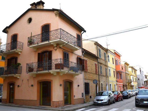 casa indipendente in vendita a Porto Recanati