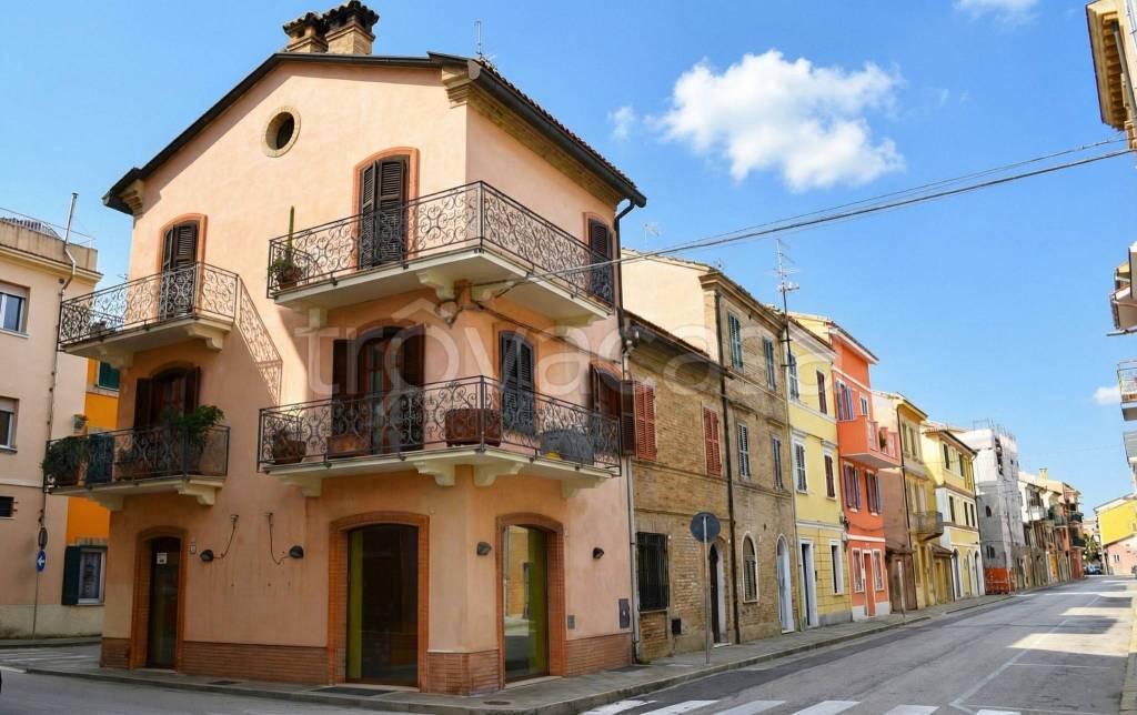 casa indipendente in vendita a Porto Recanati
