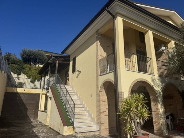 casa indipendente in vendita a Porto Recanati