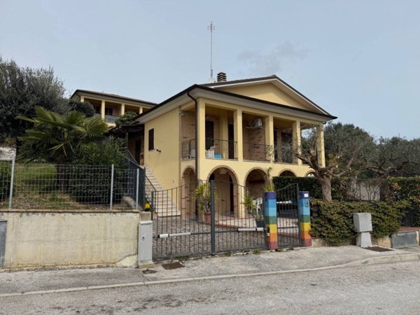 casa indipendente in vendita a Porto Recanati