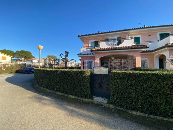 casa indipendente in vendita a Porto Recanati