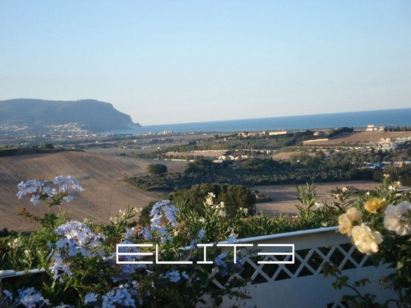 casa indipendente in vendita a Porto Recanati