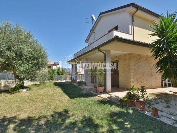 casa indipendente in vendita a Porto Recanati