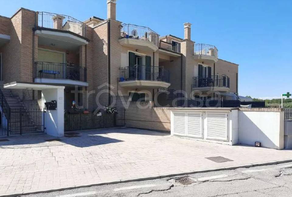 casa indipendente in vendita a Porto Recanati