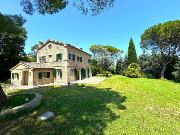 casa indipendente in vendita a Porto Recanati