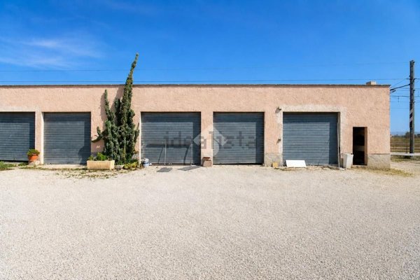 locale commerciale in vendita a Porto Recanati