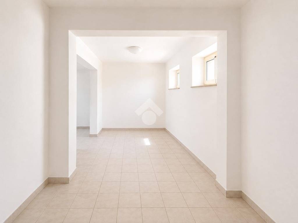 locale commerciale in vendita a Porto Recanati
