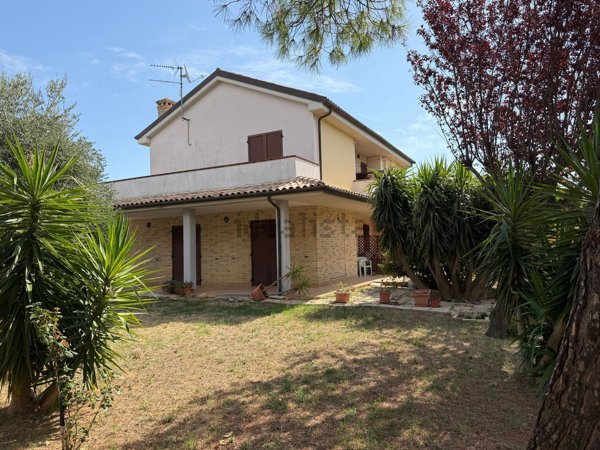casa indipendente in vendita a Porto Recanati