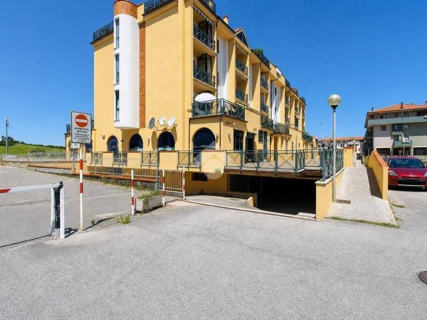 box auto in vendita a Porto Recanati