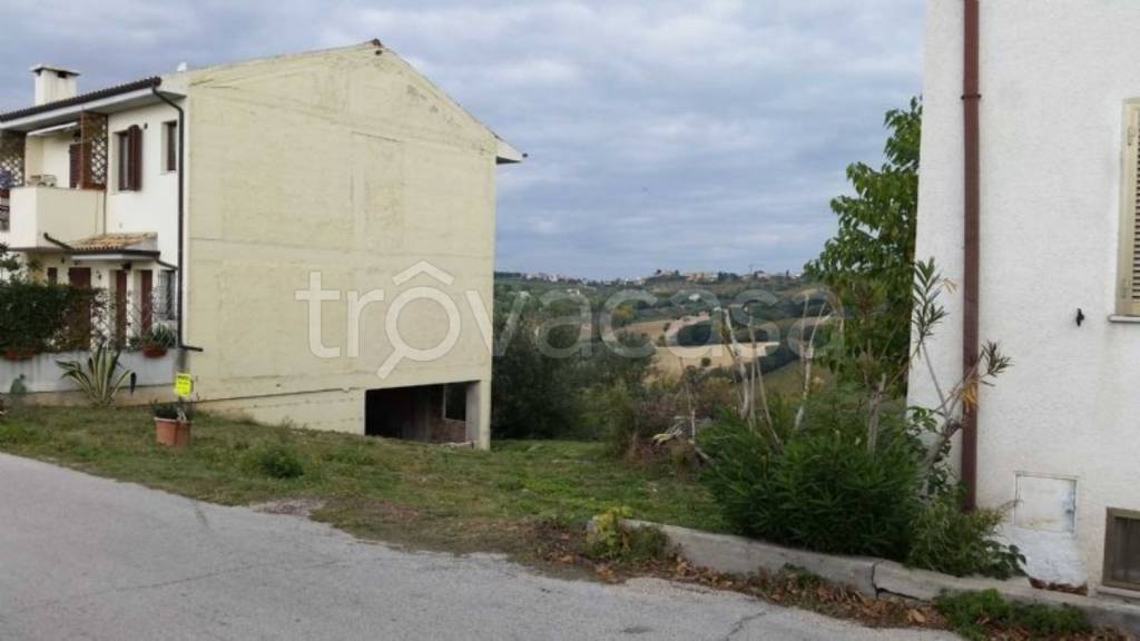 appartamento in vendita a Potenza Picena in zona Montecanepino