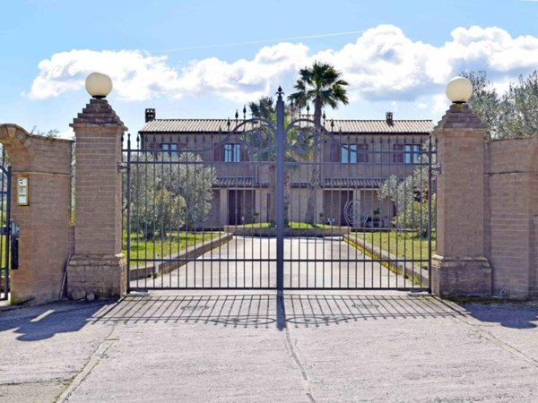 casa indipendente in vendita a Potenza Picena