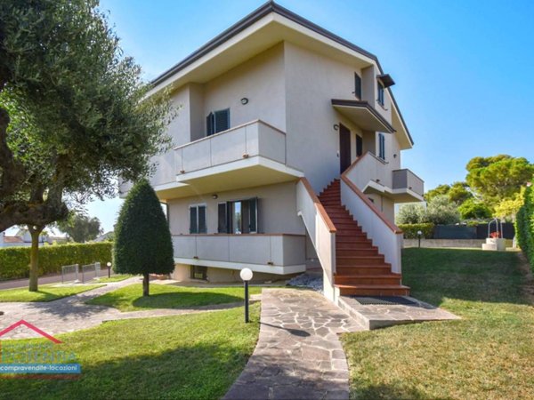 casa indipendente in vendita a Potenza Picena