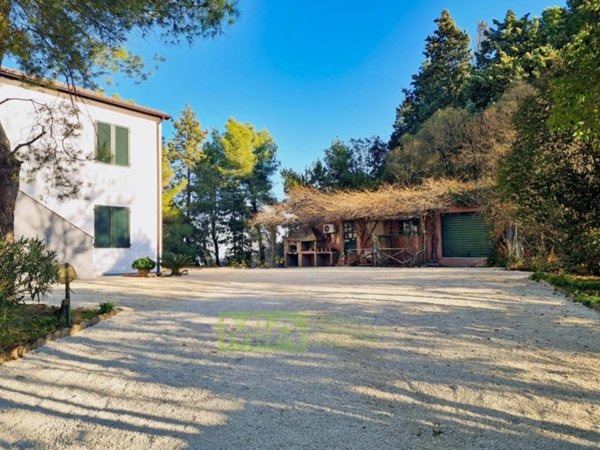 casa indipendente in vendita a Potenza Picena