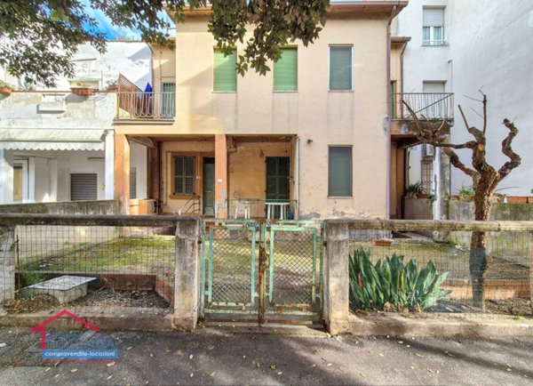 casa indipendente in vendita a Potenza Picena in zona Porto Potenza Picena