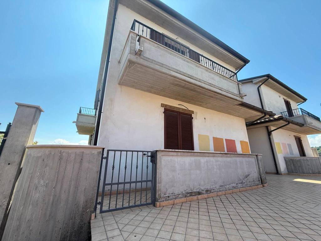 appartamento in vendita a Potenza Picena in zona Montecanepino