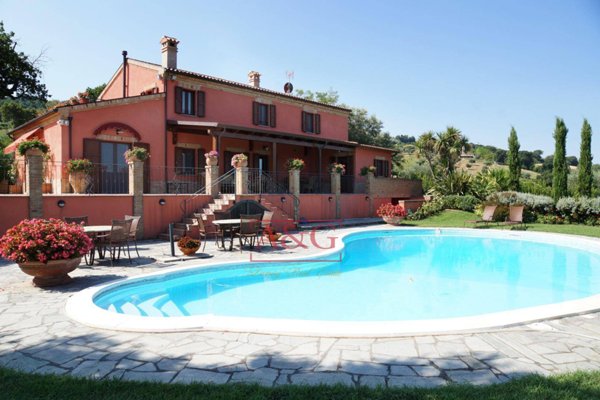 casa indipendente in vendita a Potenza Picena