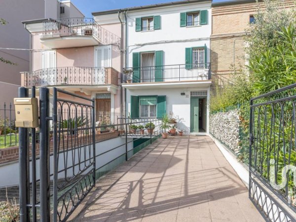casa indipendente in vendita a Potenza Picena in zona Porto Potenza Picena