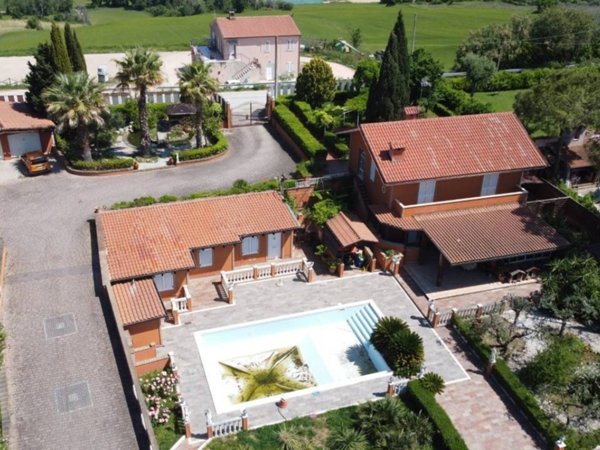 casa indipendente in vendita a Potenza Picena