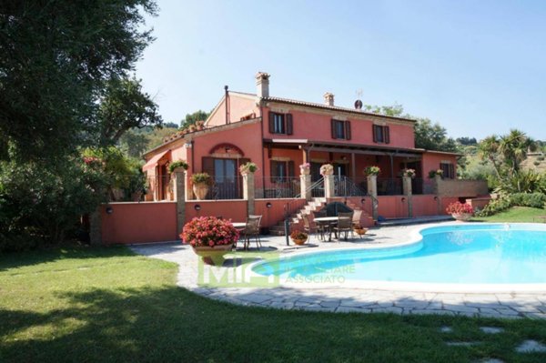 casa indipendente in vendita a Potenza Picena