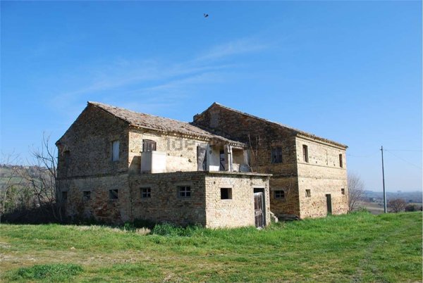 rudere in vendita a Potenza Picena
