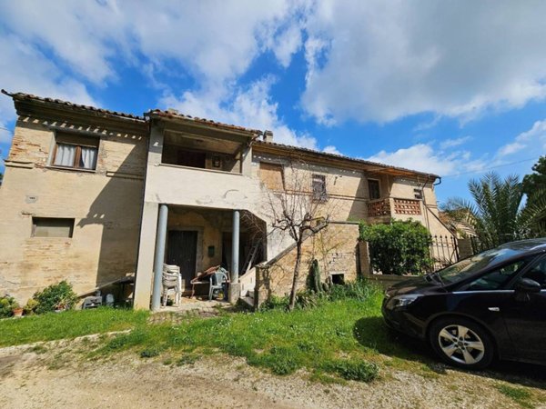 casa indipendente in vendita a Potenza Picena in zona San Girio
