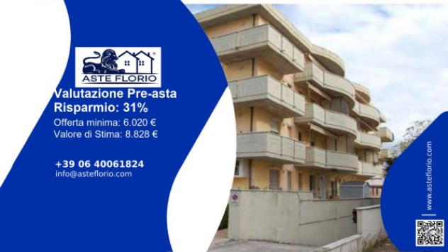 locale commerciale in vendita a Potenza Picena