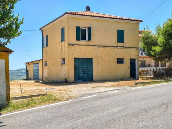 casa indipendente in vendita a Potenza Picena