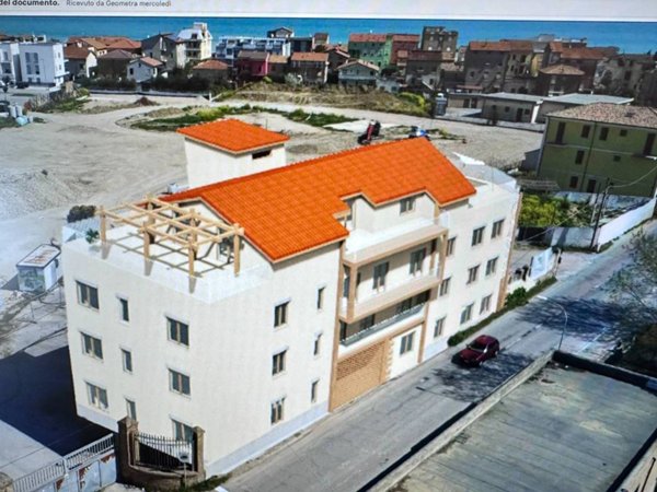 intera palazzina in vendita a Potenza Picena in zona Porto Potenza Picena