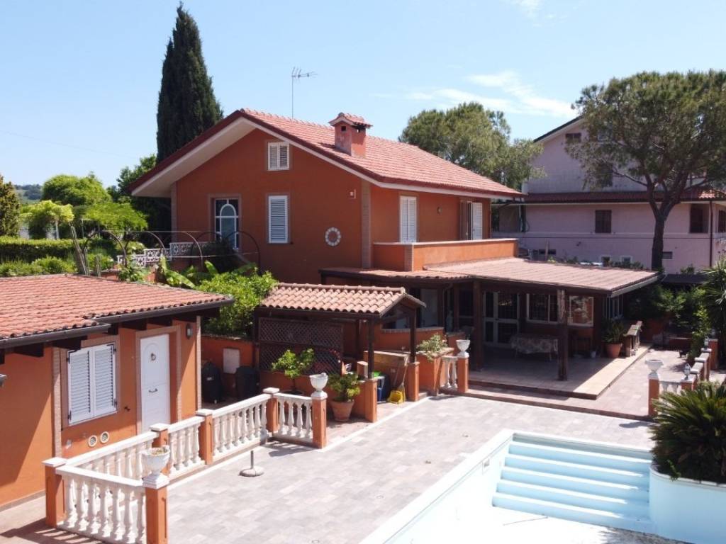 casa indipendente in vendita a Potenza Picena