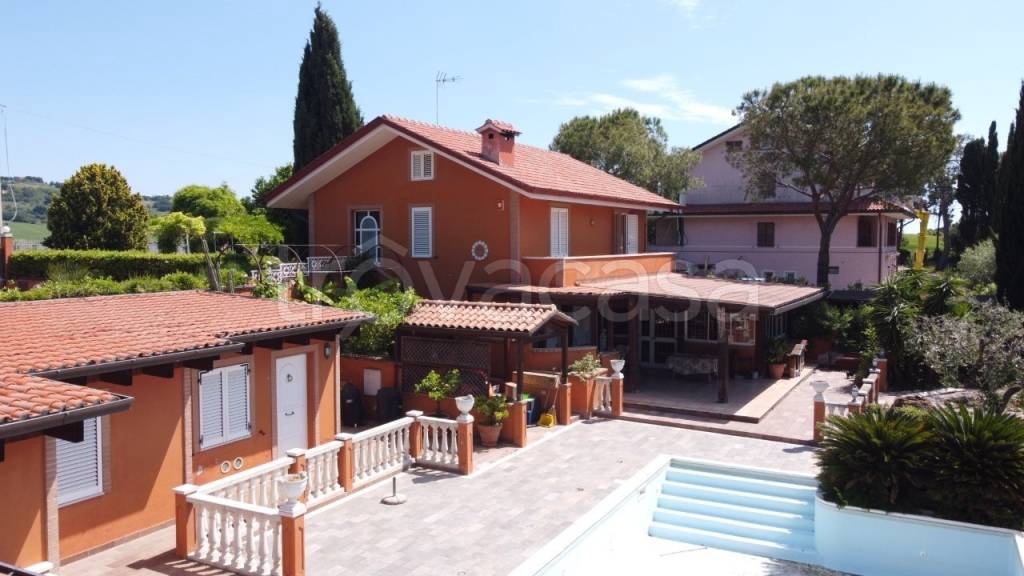 casa indipendente in vendita a Potenza Picena