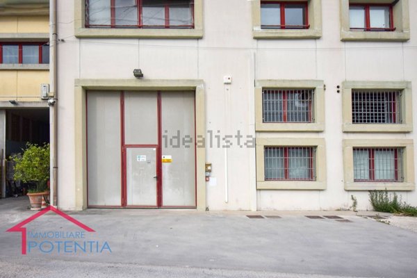 ufficio in vendita a Potenza Picena