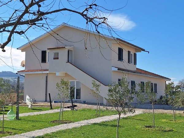 casa indipendente in vendita a Potenza Picena
