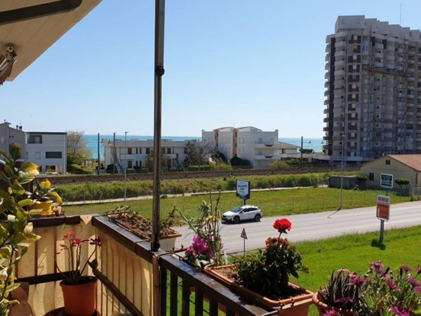 appartamento in vendita a Potenza Picena in zona Porto Potenza Picena
