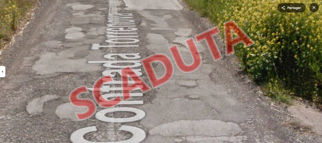 locale commerciale in vendita a Potenza Picena