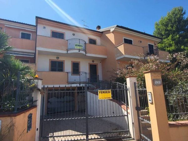 casa indipendente in vendita a Potenza Picena in zona Porto Potenza Picena
