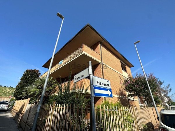 casa indipendente in vendita a Potenza Picena