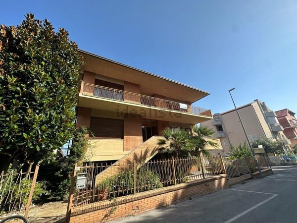 casa indipendente in vendita a Potenza Picena