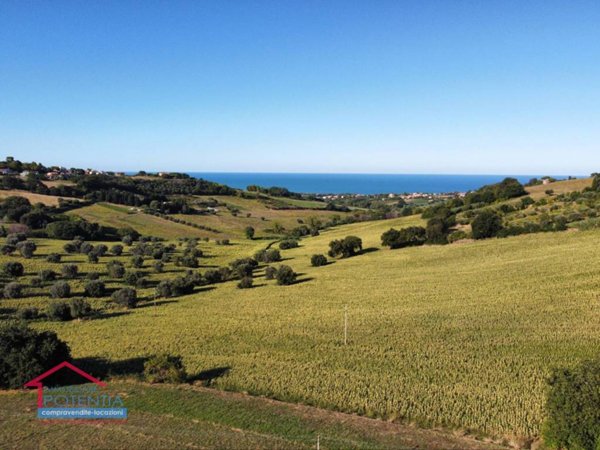 terreno agricolo in vendita a Potenza Picena