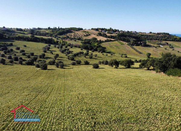 terreno edificabile in vendita a Potenza Picena